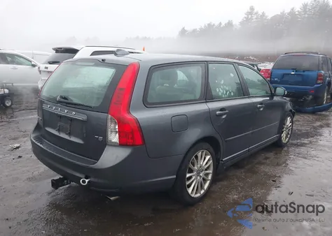 2011 Volvo V50 T5 from USA, damaged, VIN YV1672MW6B2625813